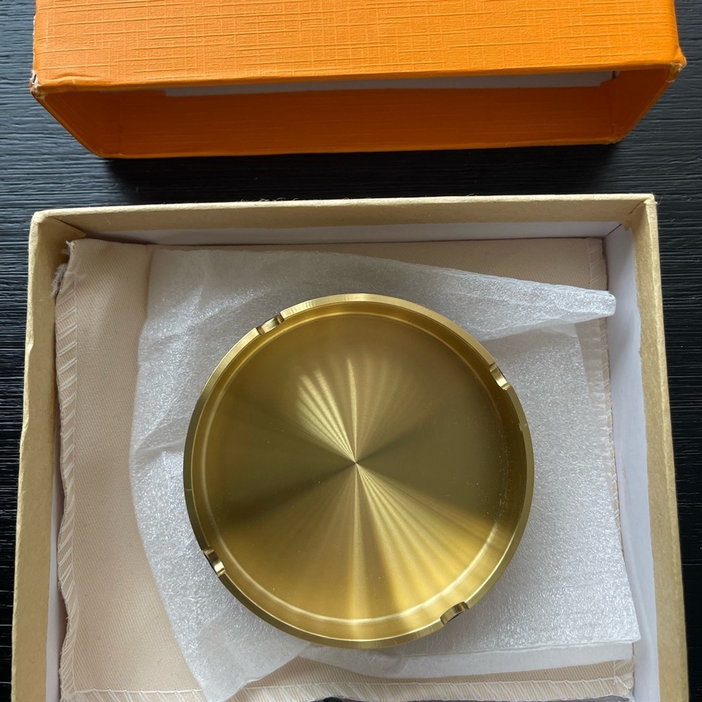 Elegant brass Upcycled lv ashtray - Picture 6 of 11